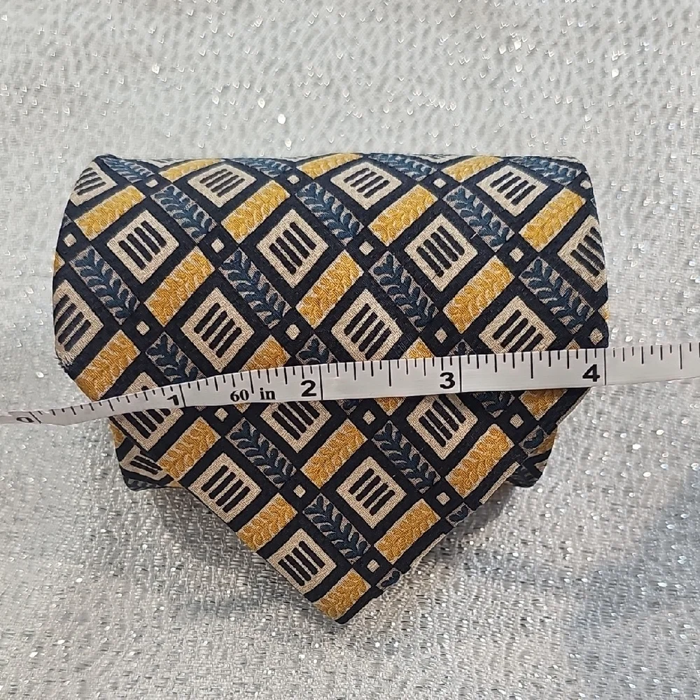 Echo Blue and Gold Geometric Pattern‎ Tie